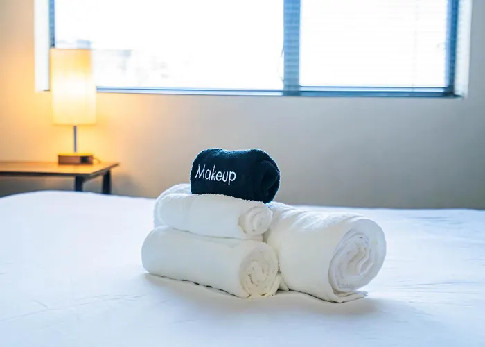 Elegant 2bd - Cdt - Gym, Pool, Parking - Sleep 8 * Phoenix
