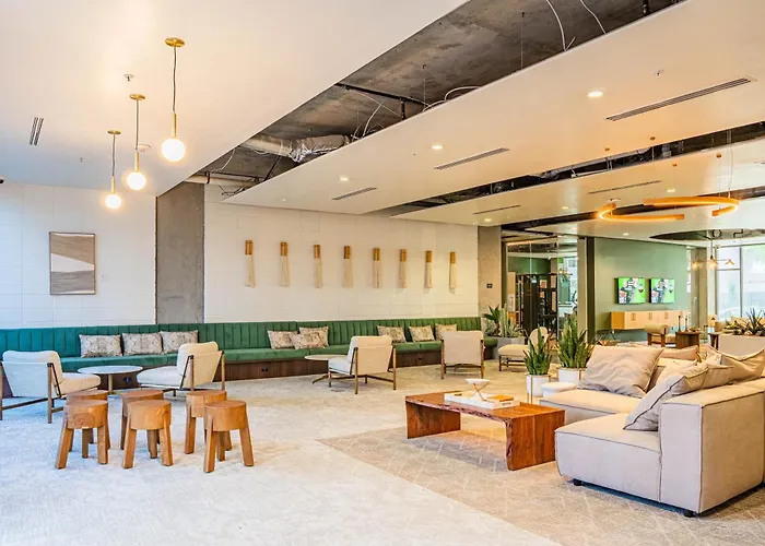 Elegant 2bd - Cdt - Gym, Pool, Parking - Sleep 8