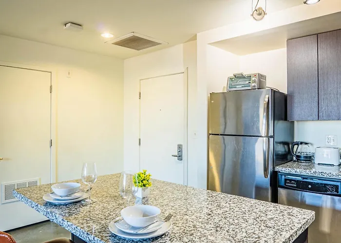 Apartment Elegant 2bd - Cdt - Gym, Pool, Parking - Sleep 8