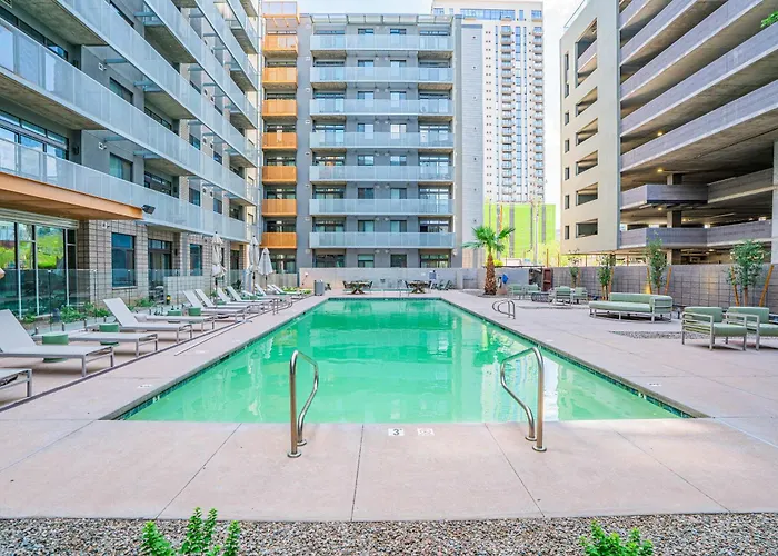 Apartment Elegant 2bd - Cdt - Gym, Pool, Parking - Sleep 8 Phoenix